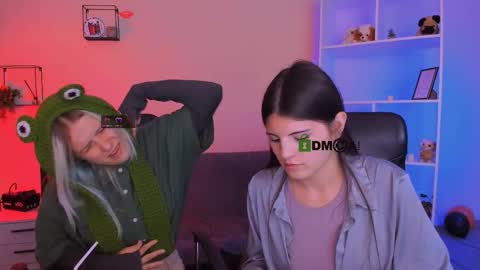 lizzie_boom online show from November 7, 8:03 pm