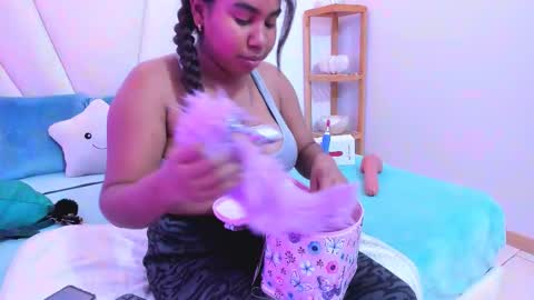 lizzie_williamss online show from September 19, 3:05 am