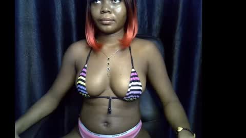 Snapshot of lizzy_petite chatting on September 14, 8:23 am lizzy online show from September 14, 8:23 am