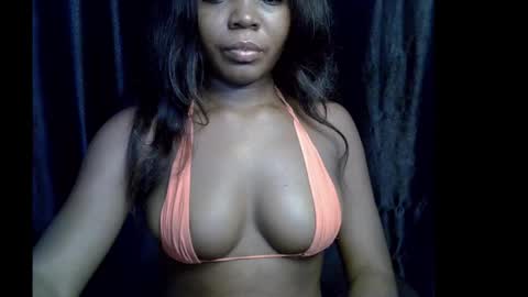 Snapshot of lizzy_petite chatting on September 23, 5:00 pm lizzy online show from September 23, 5:00 pm