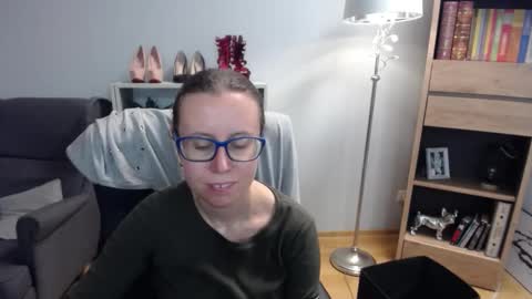 Snapshot of lizzy_sparkle chatting on October 21, 4:38 am Lizzy online show from October 21, 4:38 am