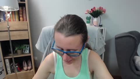 Lizzy online show from June 9, 4:45 am