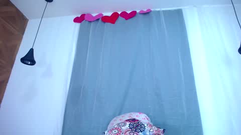 Lizzy hairy pussy online show from March 11, 8:30 am