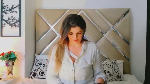 Liz  online show from January 11, 3:55 am