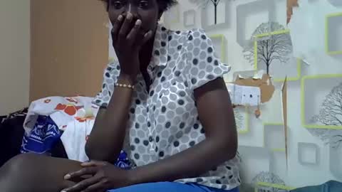 valentine online show from November 3, 8:07 am