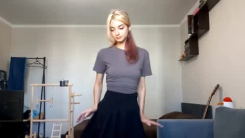 Snapshot of loisepadovano chatting on September 25, 8:02 am Amelia online show from September 25, 8:02 am