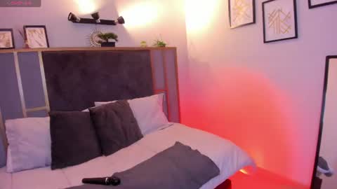 Lola online show from June 26, 2:51 pm