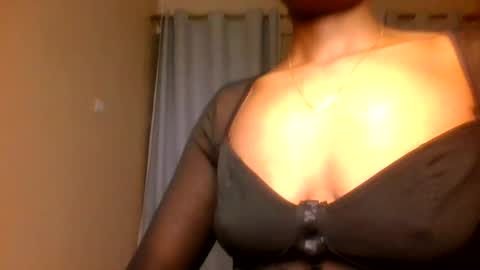 lola_allure online show from May 19, 4:52 am