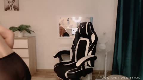 Snapshot of lola_anderson chatting on February 17, 4:31 am Lola online show from February 17, 4:31 am
