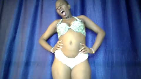lola_beib online show from June 27, 5:52 am