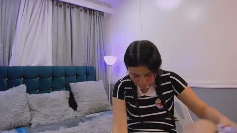 Lola  online show from November 25, 8:09 pm