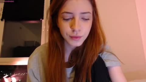 Snapshot of lola_dinky chatting on October 31, 11:20 pm Lola online show from October 31, 11:20 pm