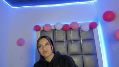 lola_js online show from November 27, 4:37 am