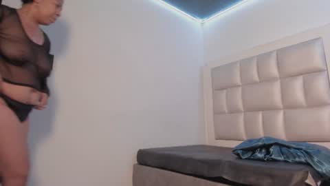 lola_js online show from July 28, 12:01 pm