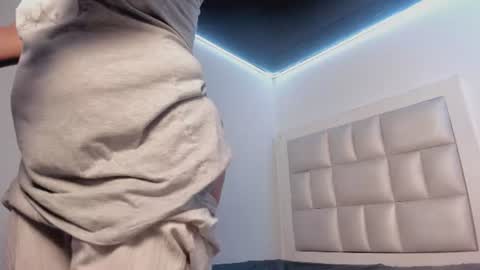 lola_js online show from July 27, 12:02 pm