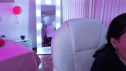 Lola  online show from June 2, 2:07 pm