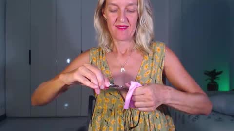 Lola online show from January 17, 12:56 pm