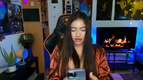 lolaasmith_21 online show from May 6, 8:57 pm