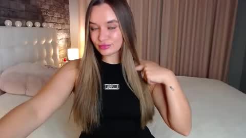 Victoria online show from November 3, 6:01 pm