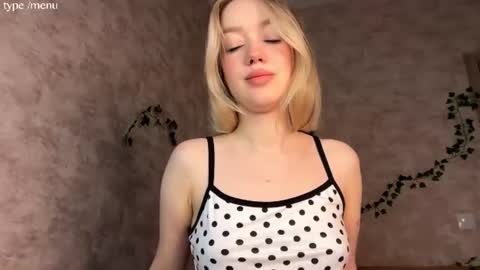 Mia online show from July 14, 2:38 am