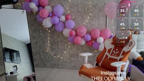 Snapshot of lolymolli chatting on September 12, 10:13 am Molli online show from September 12, 10:13 am