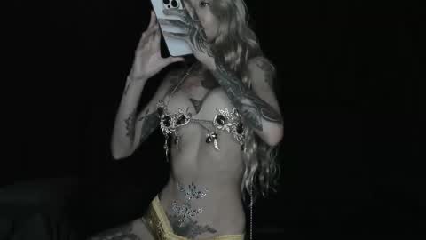 SABRINA online show from November 4, 1:43 am