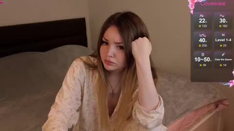 Snapshot of lora_amber chatting on October 13, 11:57 am Lora online show from October 13, 11:57 am