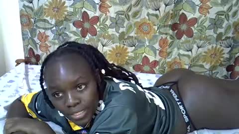 lora_amor online show from June 20, 10:19 am