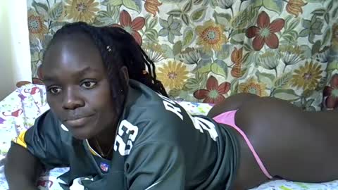 lora_amor online show from June 28, 1:07 pm