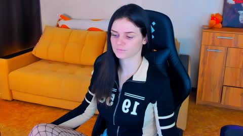 Lora Cain online show from January 17, 5:21 am