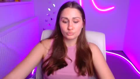 Lora online show from November 11, 1:30 pm