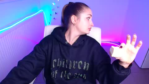 Lora online show from October 21, 11:36 am