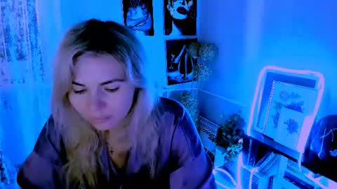 Lora online show from June 16, 2:45 am