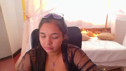 loreanis online show from March 13, 9:05 pm