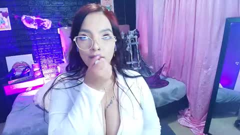 Loren online show from October 29, 10:34 pm