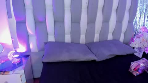 Loren   online show from July 3, 12:33 pm