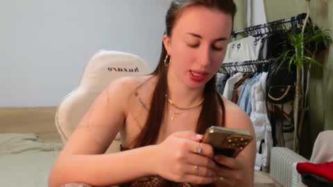 Snapshot of lorennameliyy chatting on March 10, 8:12 pm Amelia online show from March 10, 8:12 pm