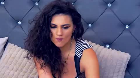 Lorenne Mays online show from November 11, 11:24 pm