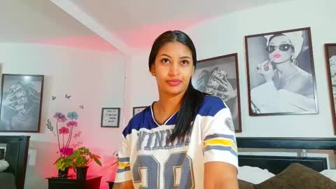 loretahorny online show from March 24, 12:43 pm