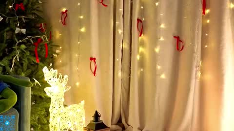 Chloe for Fan BlackHole online show from December 19, 6:22 pm