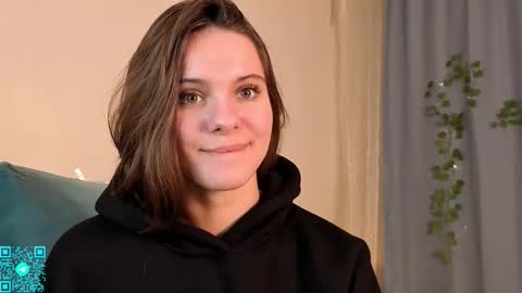 Chloe for Fan BlackHole online show from October 17, 7:50 pm