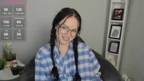 Lori online show from June 18, 9:14 am