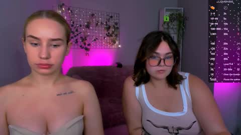 Snapshot of lorraine_carter chatting on September 28, 7:30 pm Lora for u online show from September 28, 7:30 pm