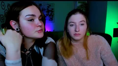 Snapshot of lorraine_carter chatting on October 12, 10:23 pm Lora for u online show from October 12, 10:23 pm
