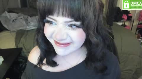 Snapshot of lottiepoppie chatting on December 13, 9:04 am Lottiepoppie online show from December 13, 9:04 am