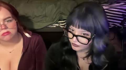 Snapshot of lottiepoppie chatting on February 22, 6:28 am Lottiepoppie online show from February 22, 6:28 am