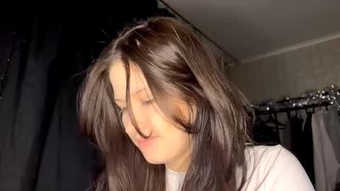 Elfie online show from March 10, 6:56 pm