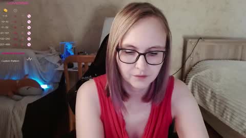 Snapshot of love_agatha chatting on October 13, 6:27 am Agatha online show from October 13, 6:27 am