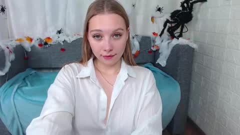 love bella  online show from October 22, 12:48 am