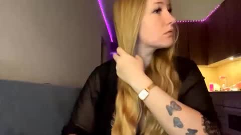 Megan online show from December 21, 5:39 pm